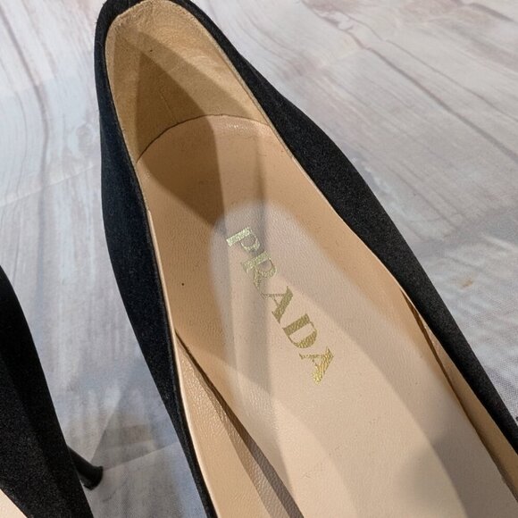 Prada Women's US 7.5 Black Suede Leather Round Toe Slip-On Stiletto Pump Heel - Picture 2 of 10